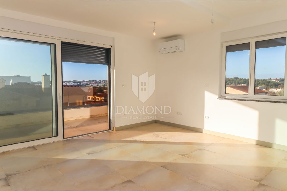 Ottimo appartamento in una nuova costruzione con vista sul mare - Volme