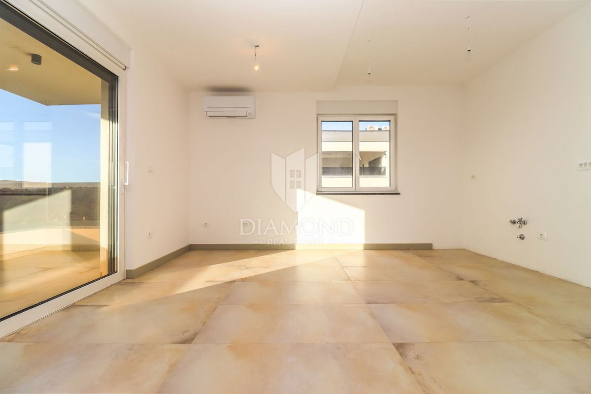 Ottimo appartamento in una nuova costruzione con vista sul mare - Volme