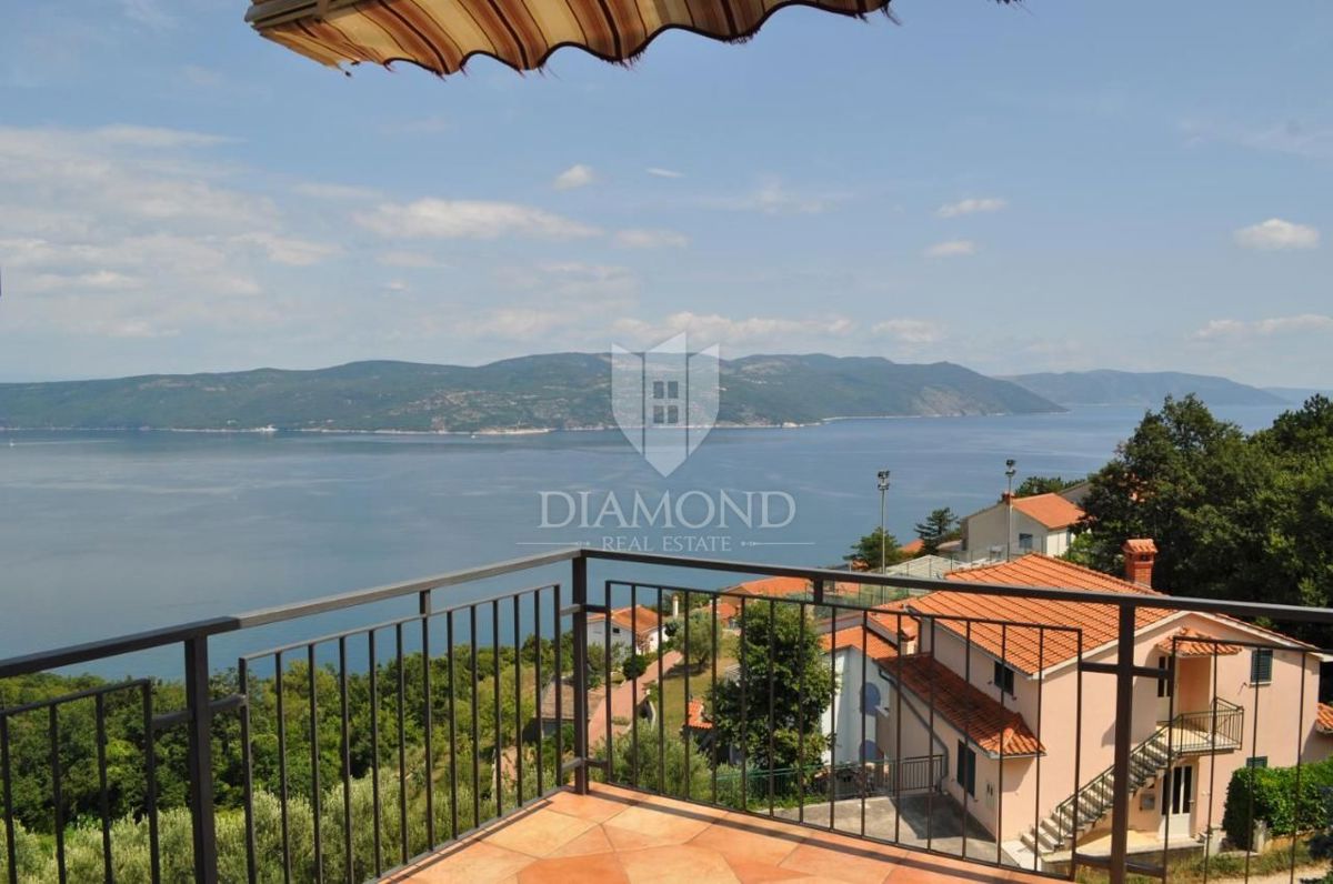 PLOMIN, DINTORNI, CASA CON VISTA PANORAMICA SUL MARE