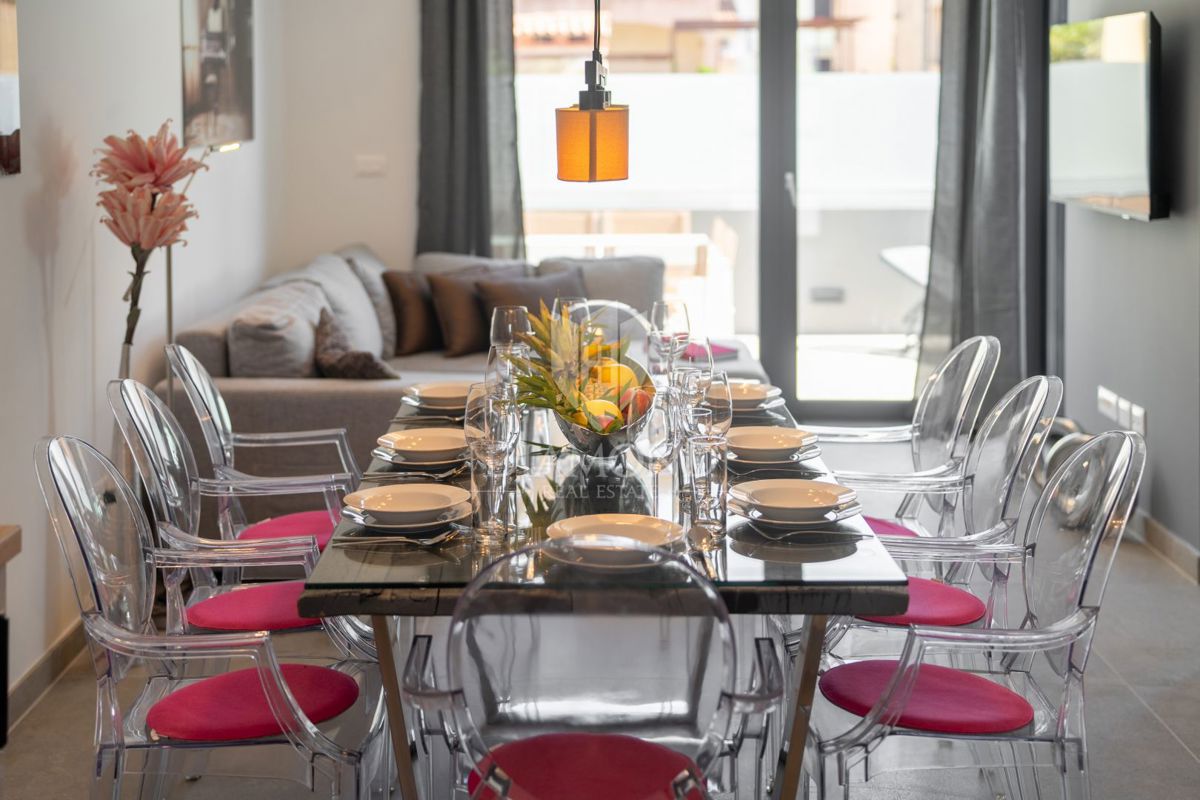 Parenzo, dintorni – casa a schiera moderna di alta qualità con piscina