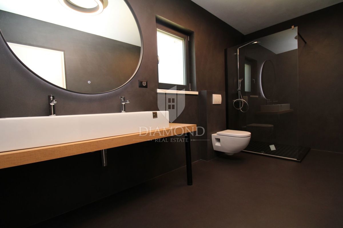 Istria centrale, Gračišće, bella casa immersa nella foresta