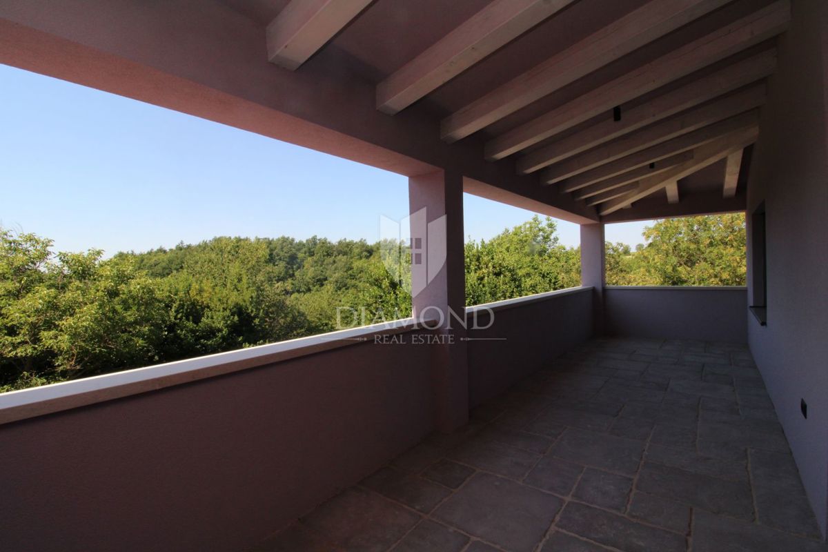 Istria centrale, Gračišće, bella casa immersa nella foresta