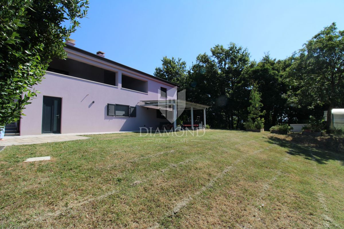 Istria centrale, Gračišće, bella casa immersa nella foresta