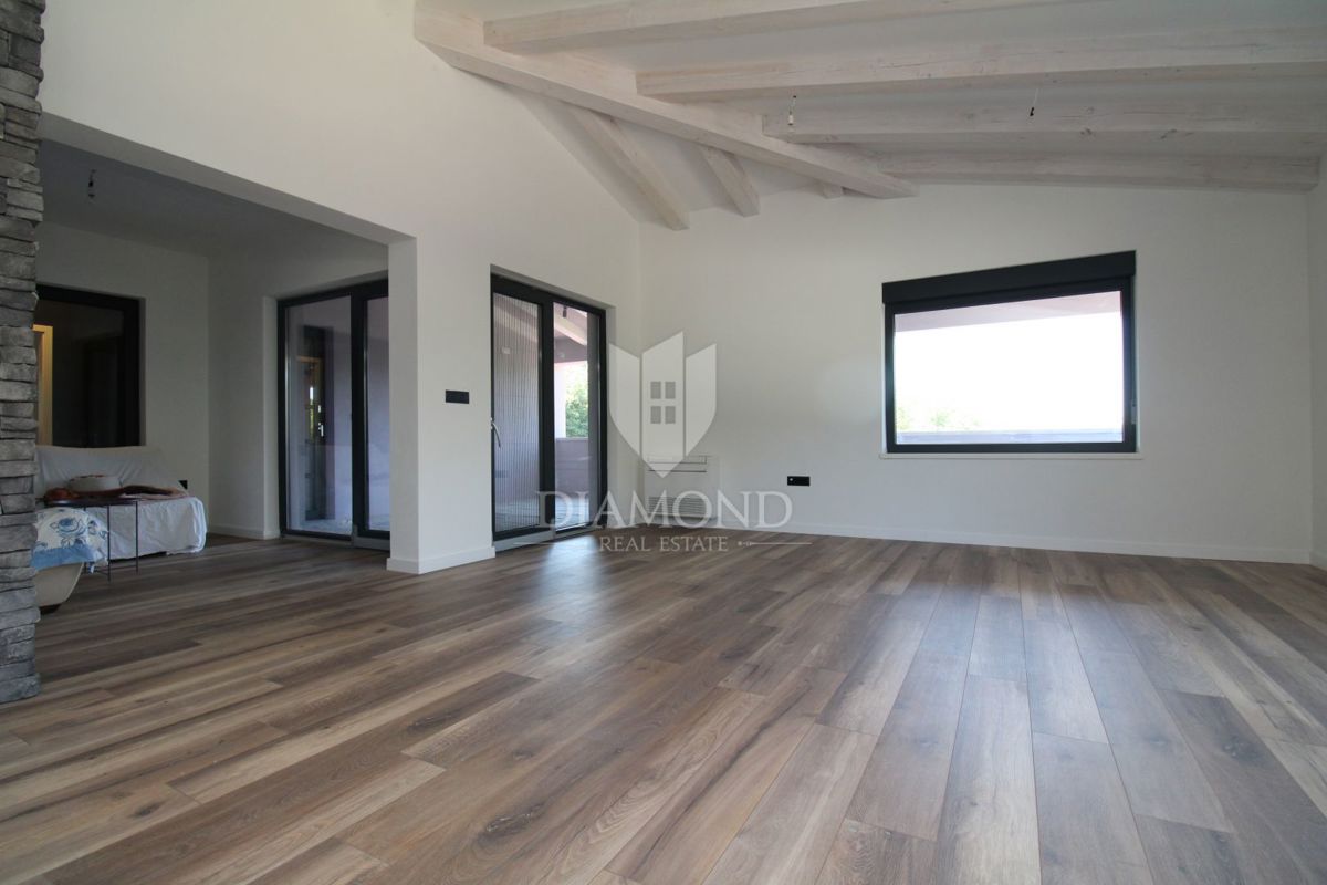 Istria centrale, Gračišće, bella casa immersa nella foresta