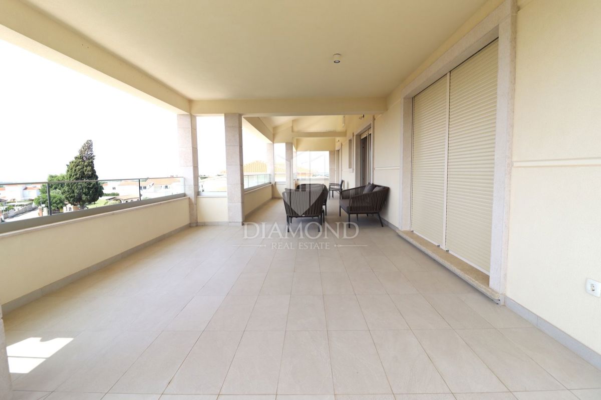 Parenzo – Dintorni: Villa moderna con vista mare