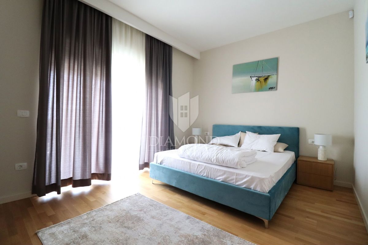 Parenzo – Dintorni: Villa moderna con vista mare