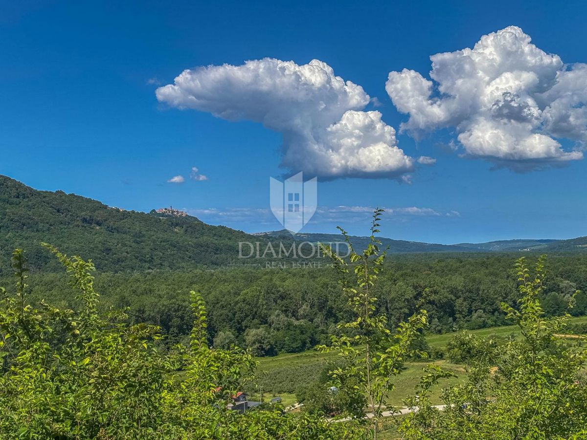 Montona, dintorni, eccezionale terreno edificabile con vista!