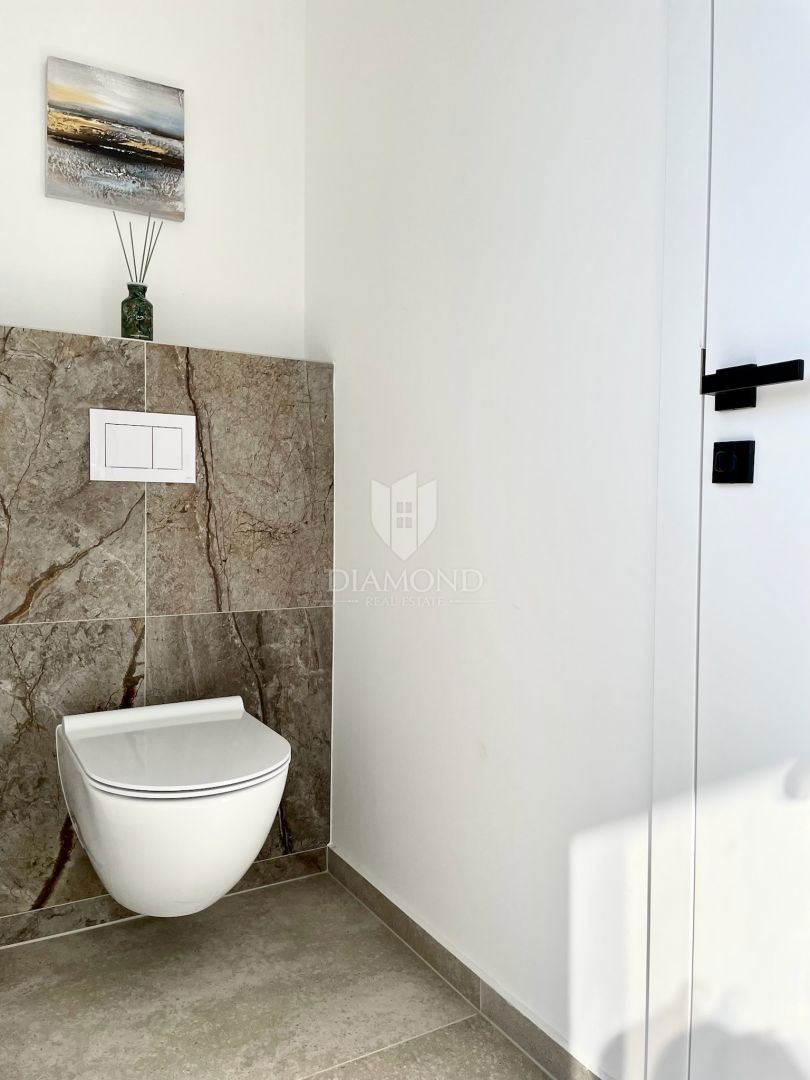 Isola di Krk, nuova villa di lusso con piscina, vista mare 