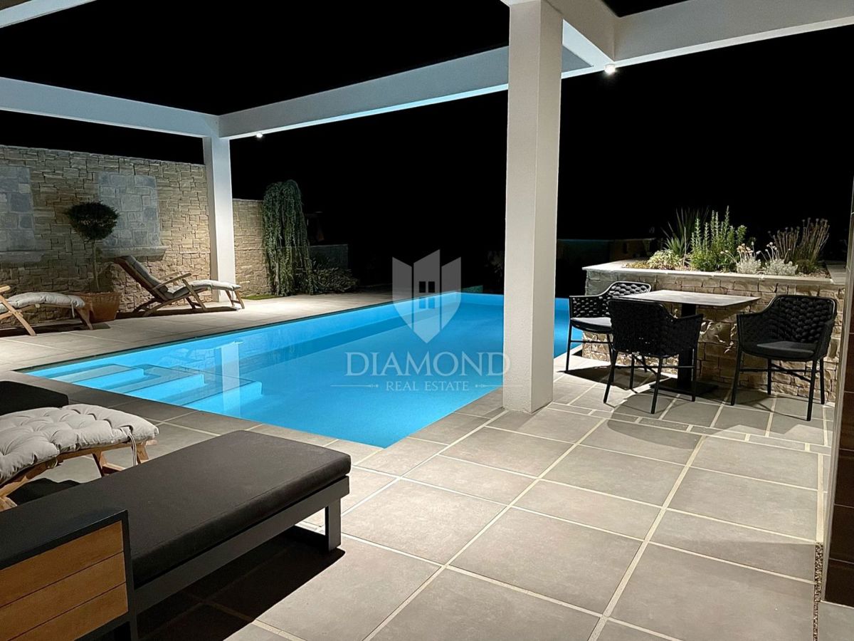 Isola di Krk, nuova villa di lusso con piscina, vista mare 