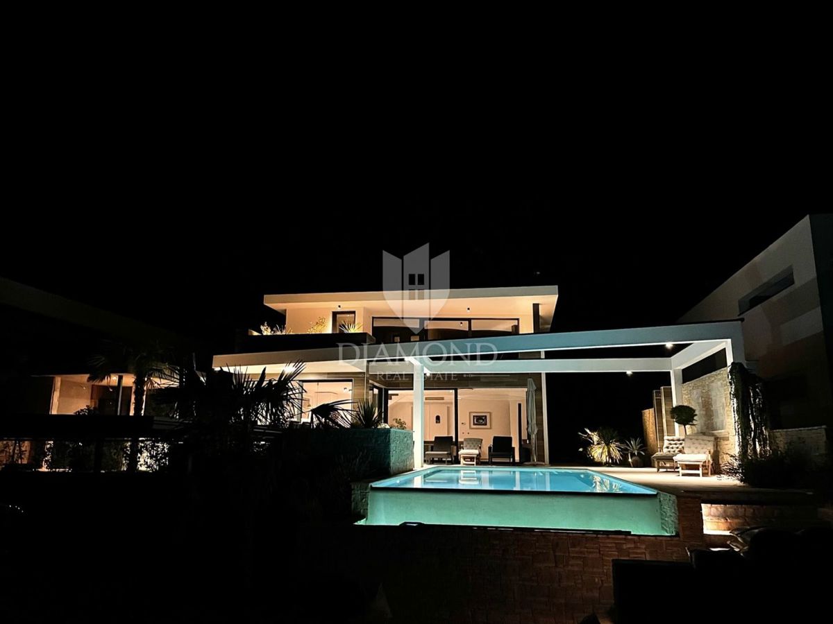 Isola di Krk, nuova villa di lusso con piscina, vista mare 