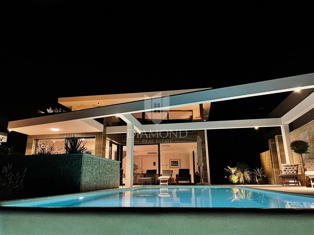 Isola di Krk, nuova villa di lusso con piscina, vista mare 