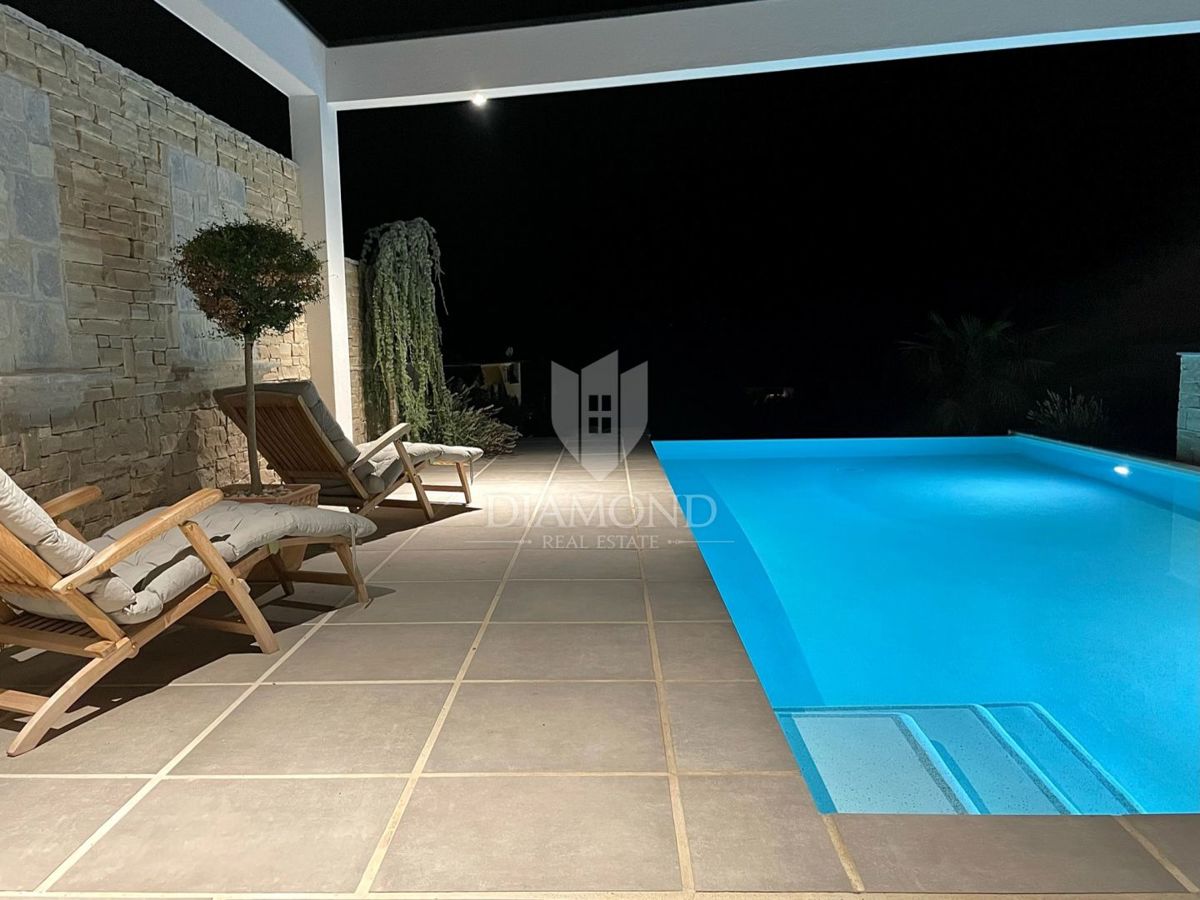 Isola di Krk, nuova villa di lusso con piscina, vista mare 