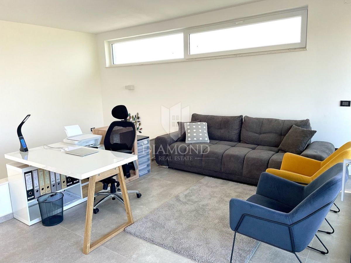 Isola di Krk, nuova villa di lusso con piscina, vista mare 