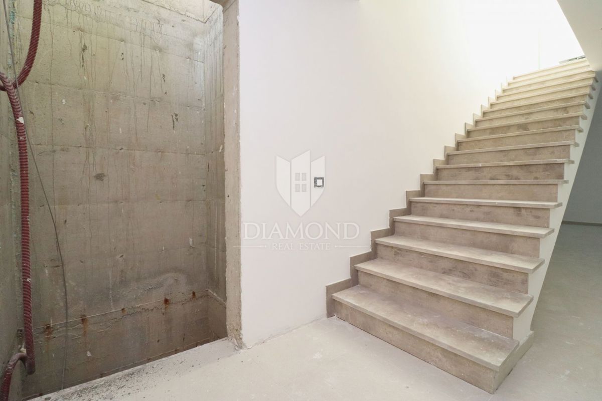 Parenzo, villa moderna in una posizione esclusiva