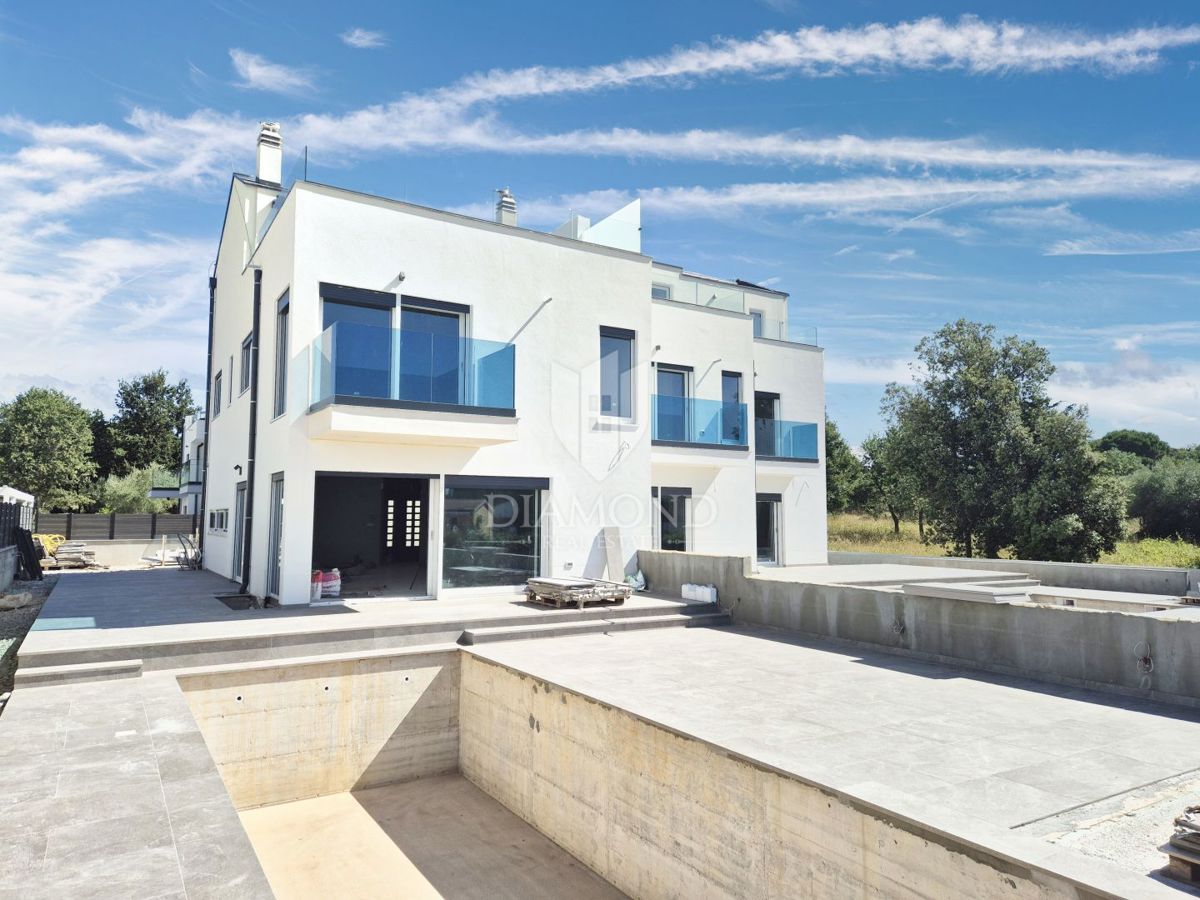 Parenzo, villa moderna in una posizione esclusiva