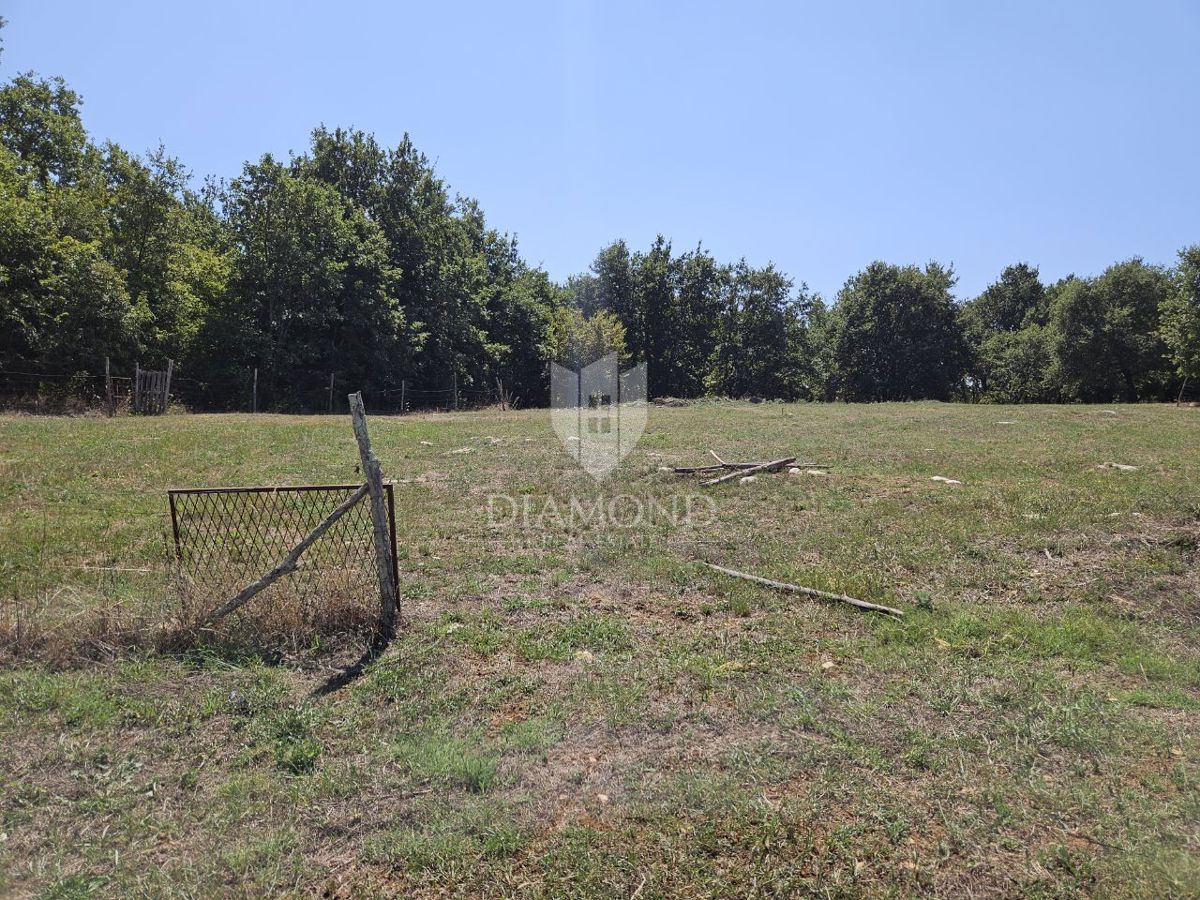 Zona di Parenzo, interessante terreno edificabile!