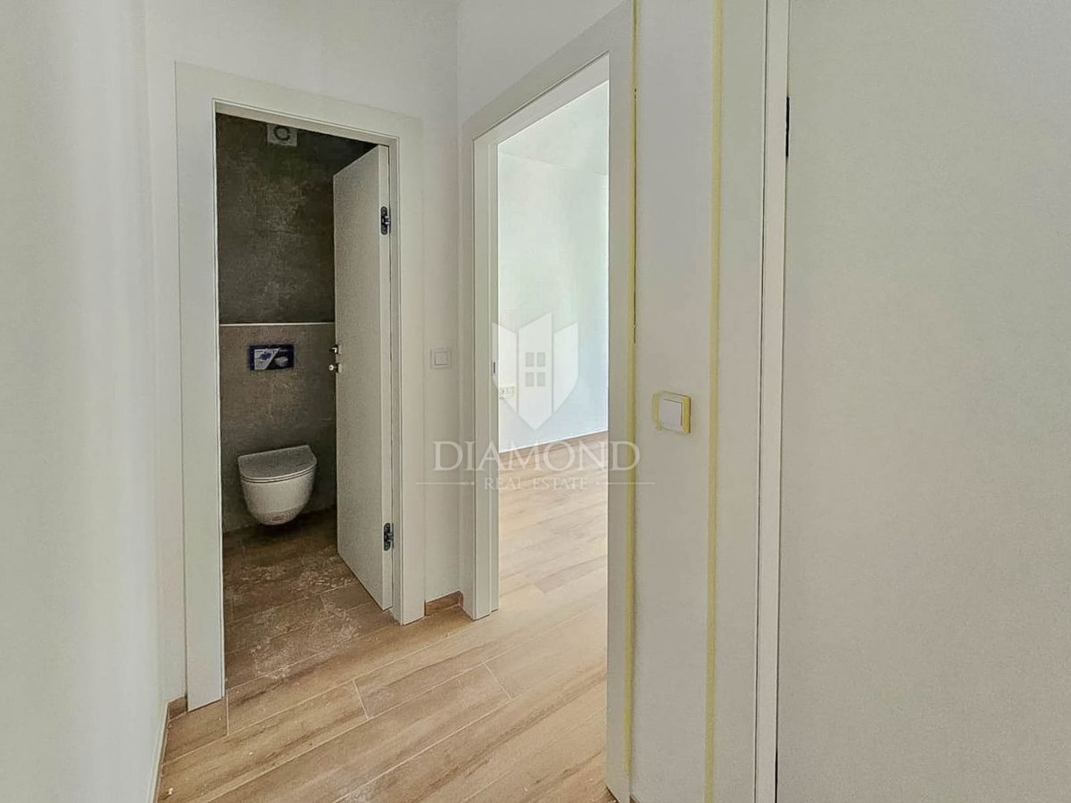 Parenzo, Tar! Nuovo e bellissimo appartamento al piano terra con giardino!