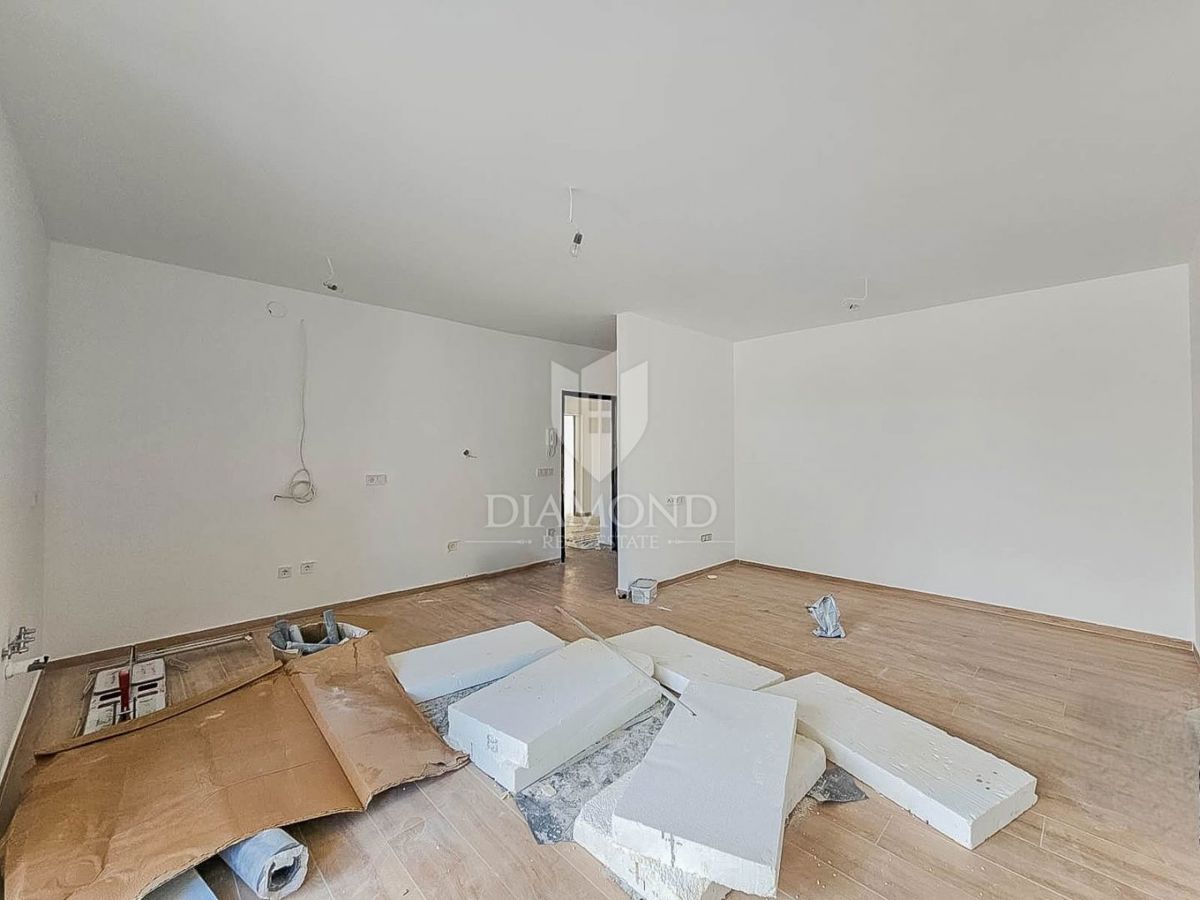 Parenzo, Tar! Nuovo e bellissimo appartamento al piano terra con giardino!