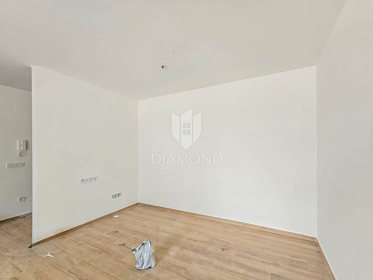 Parenzo, Tar! Nuovo e bellissimo appartamento al piano terra con giardino!