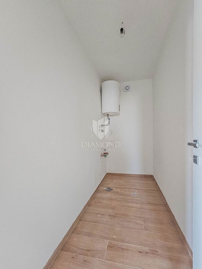 Parenzo, Tar! Nuovo e bellissimo appartamento al piano terra con giardino!