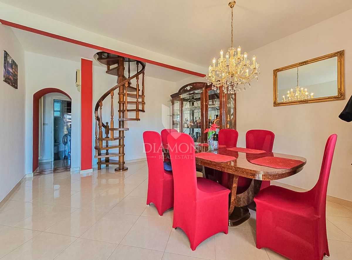 Umago, dintorni! Casa con 5 camere da letto!