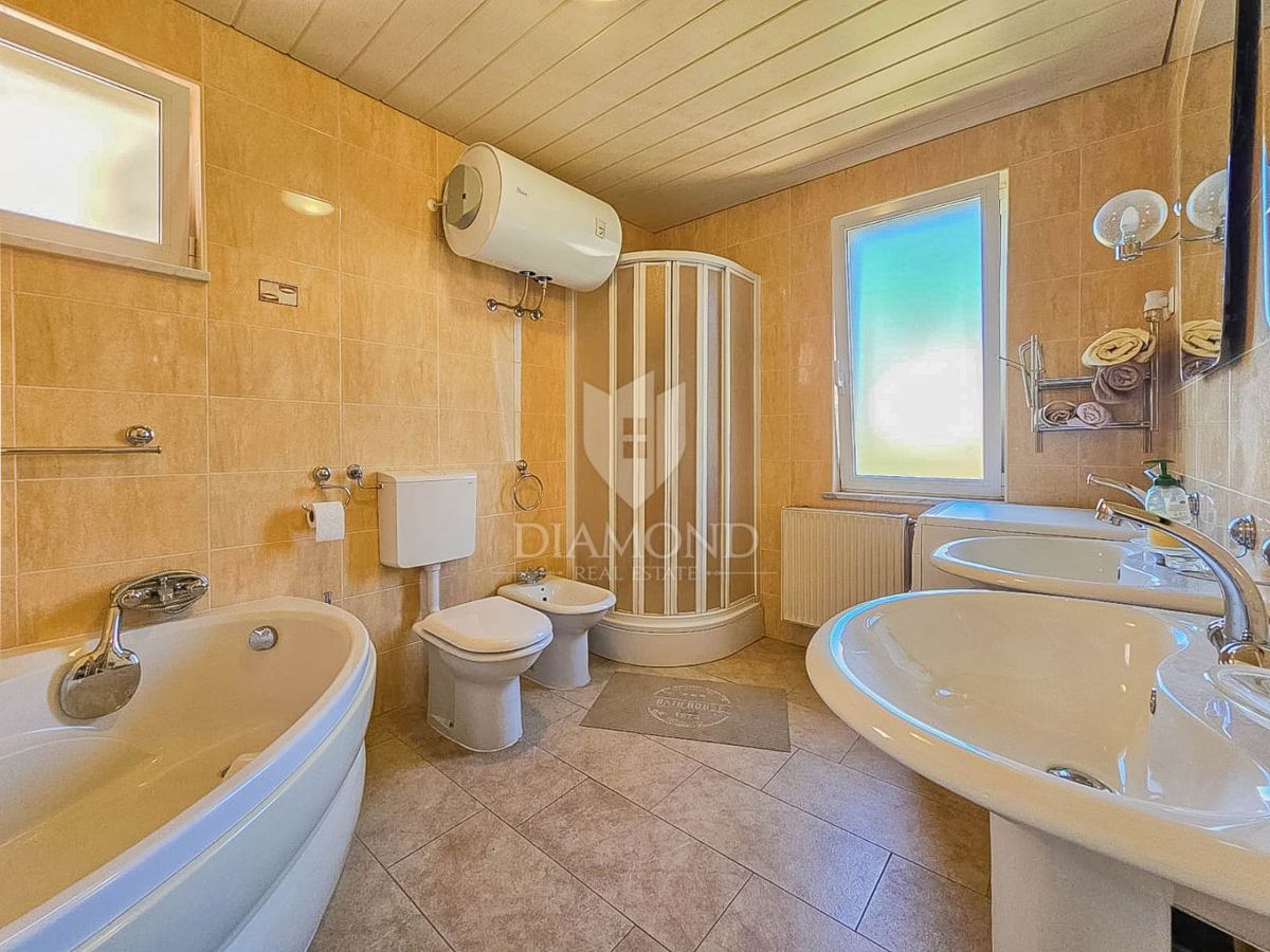 Umago, dintorni! Casa con 5 camere da letto!