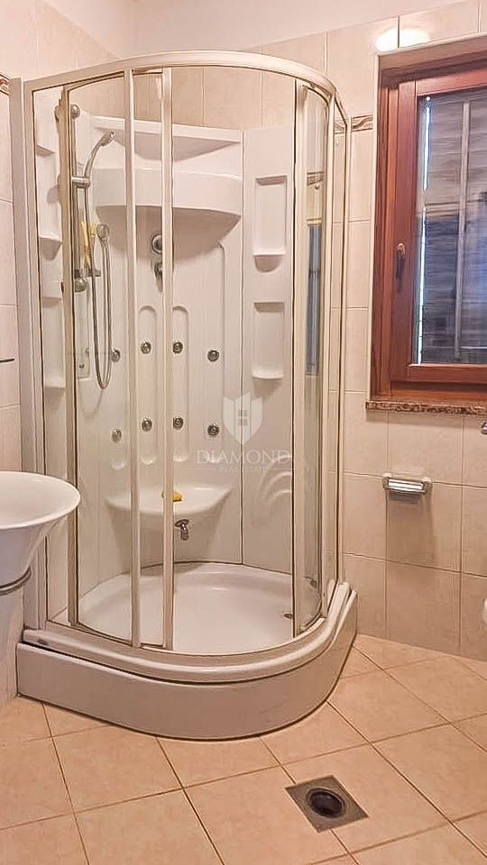 Rovigno, appartamento al piano terra in una strada tranquilla