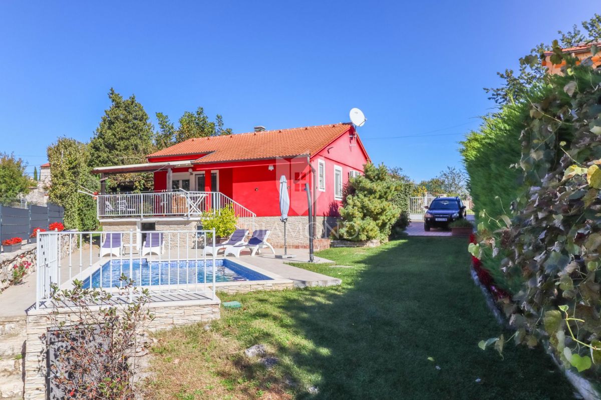 Rovigno, dintorni, bellissima casa con piscina!