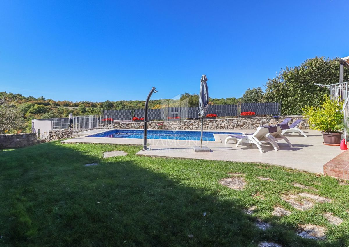 Rovigno, dintorni, bellissima casa con piscina!