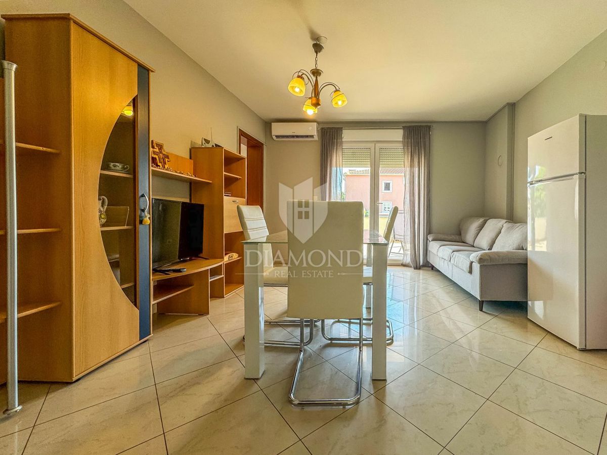 Novigrad, piano terra 71 m2, 300 m dal mare