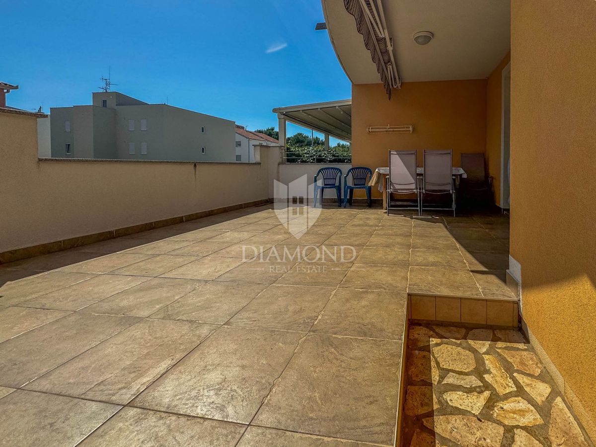 Novigrad, piano terra 71 m2, 300 m dal mare