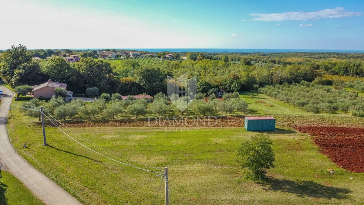 Istria, Vižinada, splendido terreno edificabile di 1.088 m2 con permesso di costruire