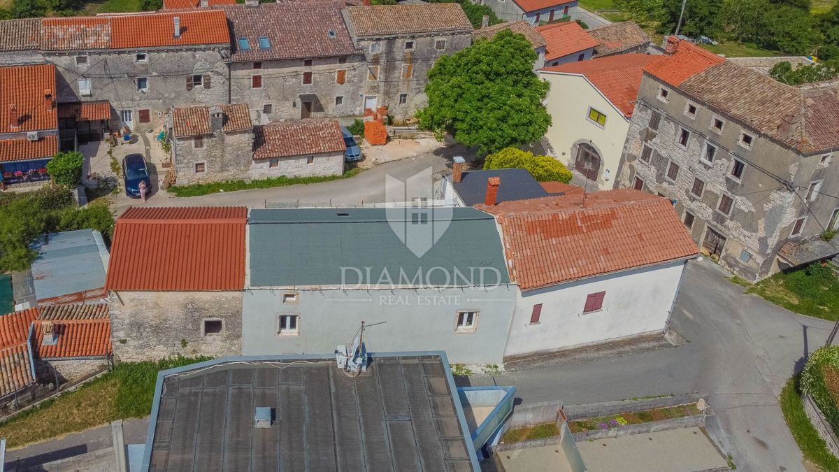 Buie, dintorni! Casa ristrutturata con 3 camere da letto!