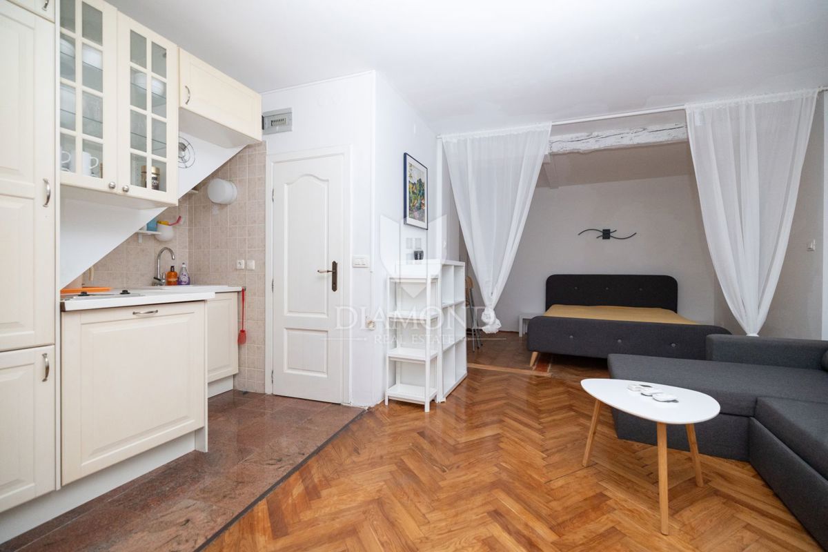 Rovigno, centrostorico, monolocale di qualità al piano terra 