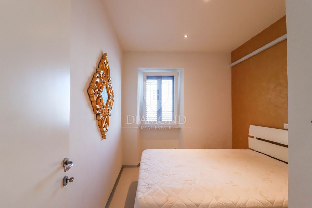 Rovigno! Appartamento e PP Prima fila al mare!