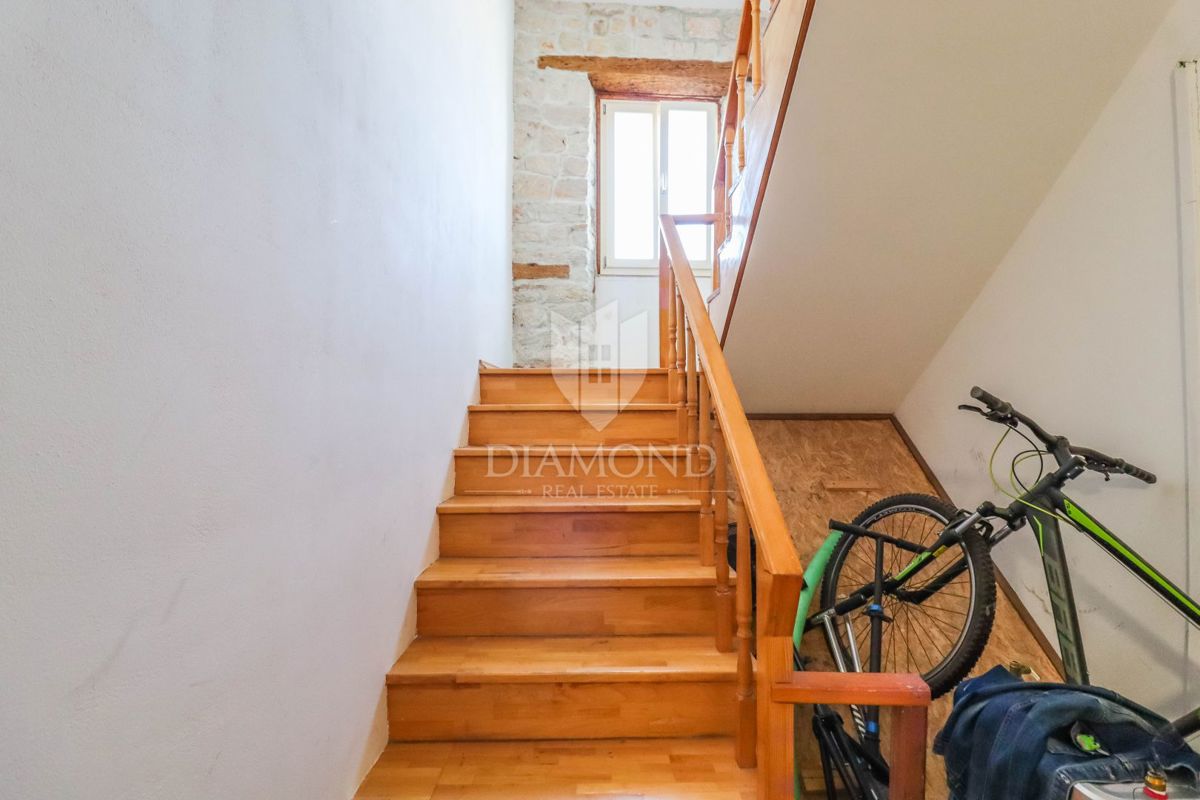 Rovigno! Appartamento e PP Prima fila al mare!