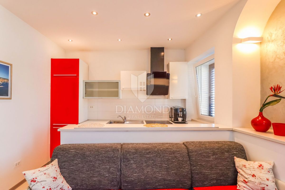 Rovigno! Appartamento e PP Prima fila al mare!