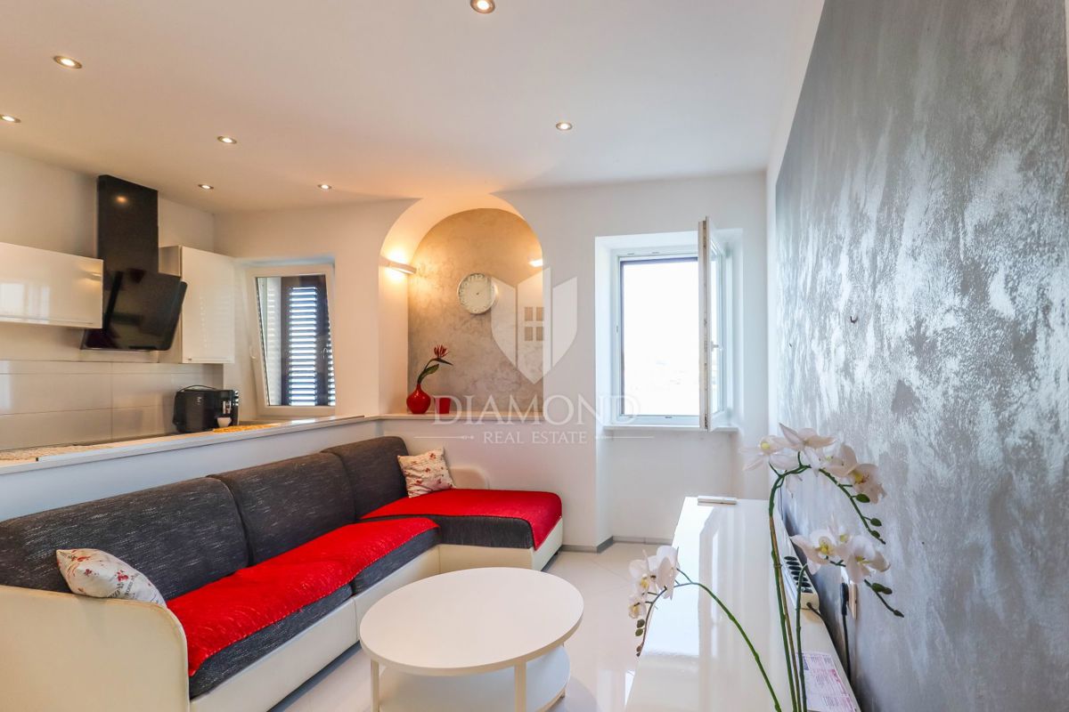 Rovigno! Appartamento e PP Prima fila al mare!