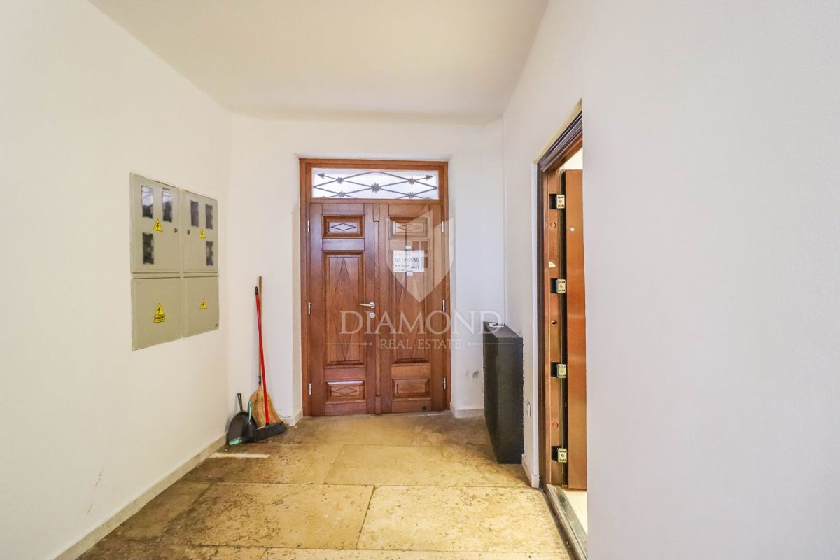 Rovigno! Appartamento e PP Prima fila al mare!