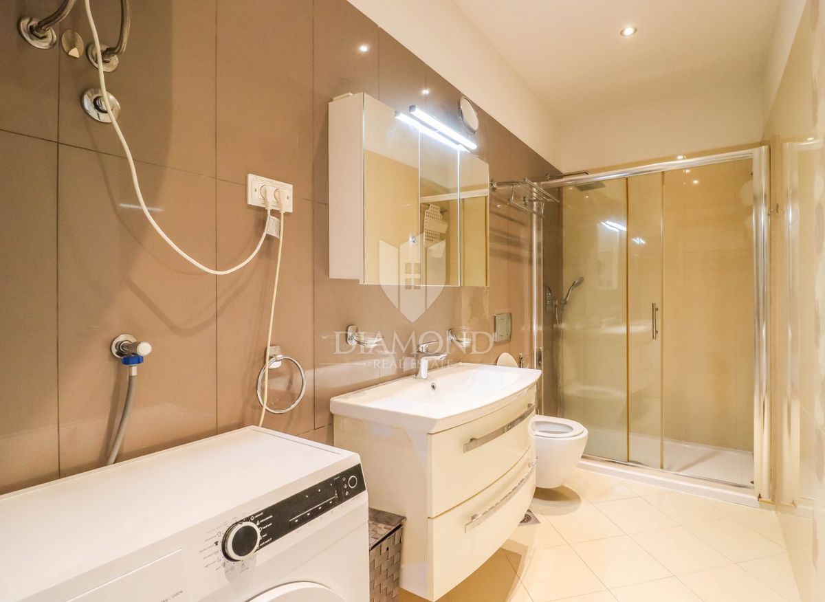 Rovigno! Appartamento e PP Prima fila al mare!