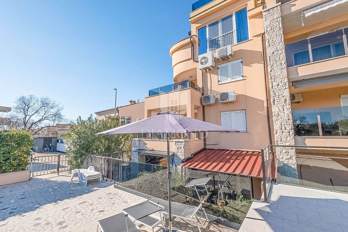 Appartamento a Medulin, oasi con terrazza e piscina a 200 m dal mare