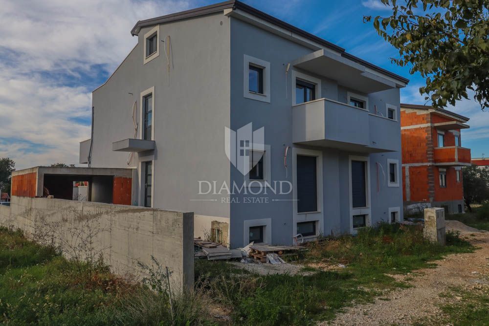 Fasana, dintorni, casa bifamiliare con vista mare