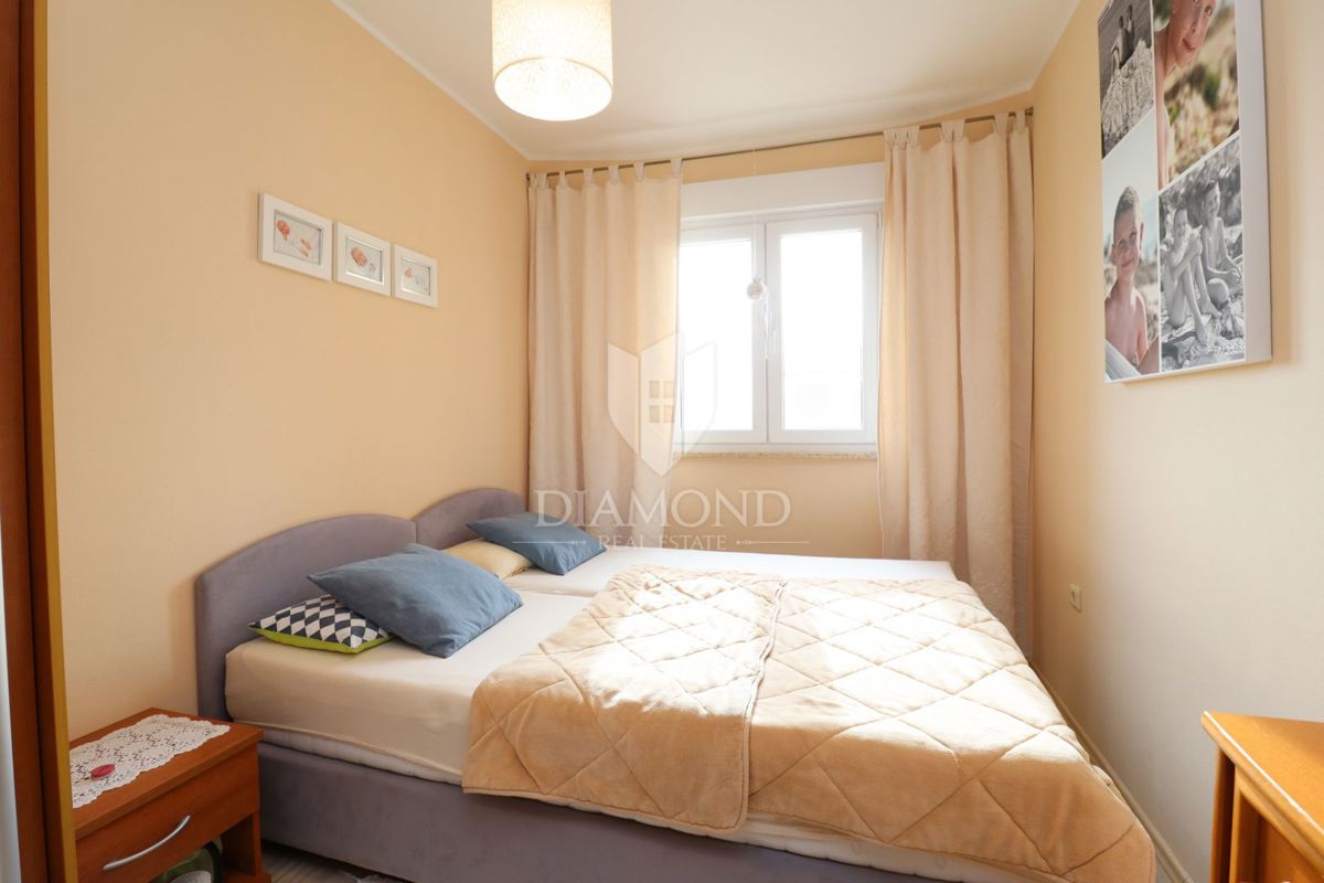 Parenzo, casa con due appartamenti e vista mare