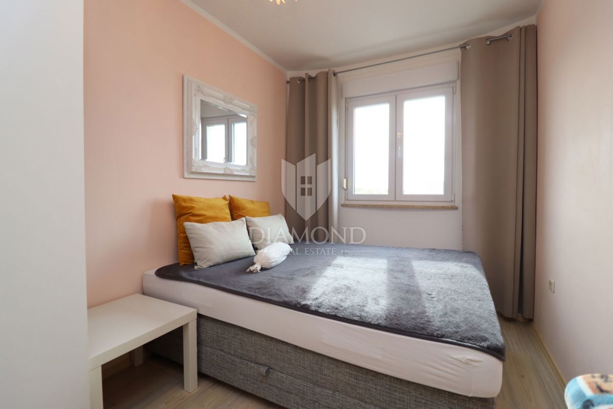 Parenzo, casa con due appartamenti e vista mare