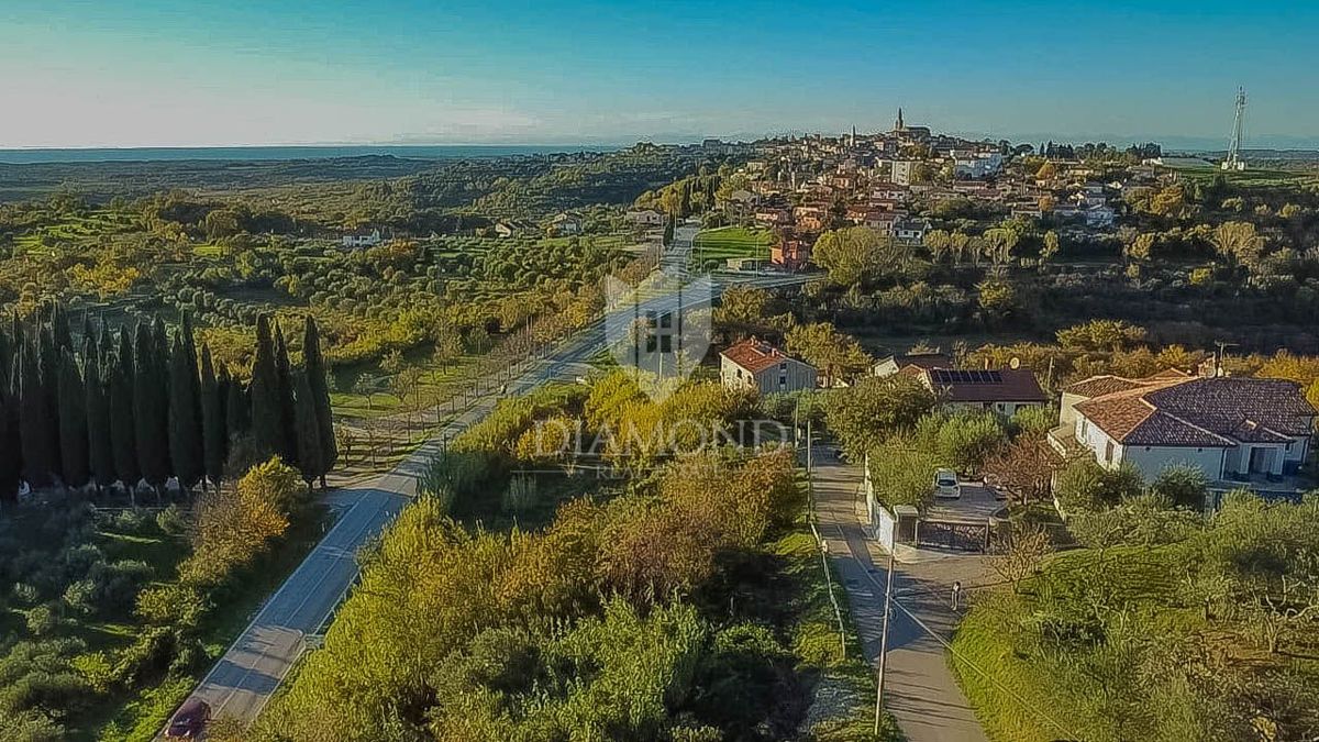 Buie, splendido terreno di 903 m2 con vista mare! 