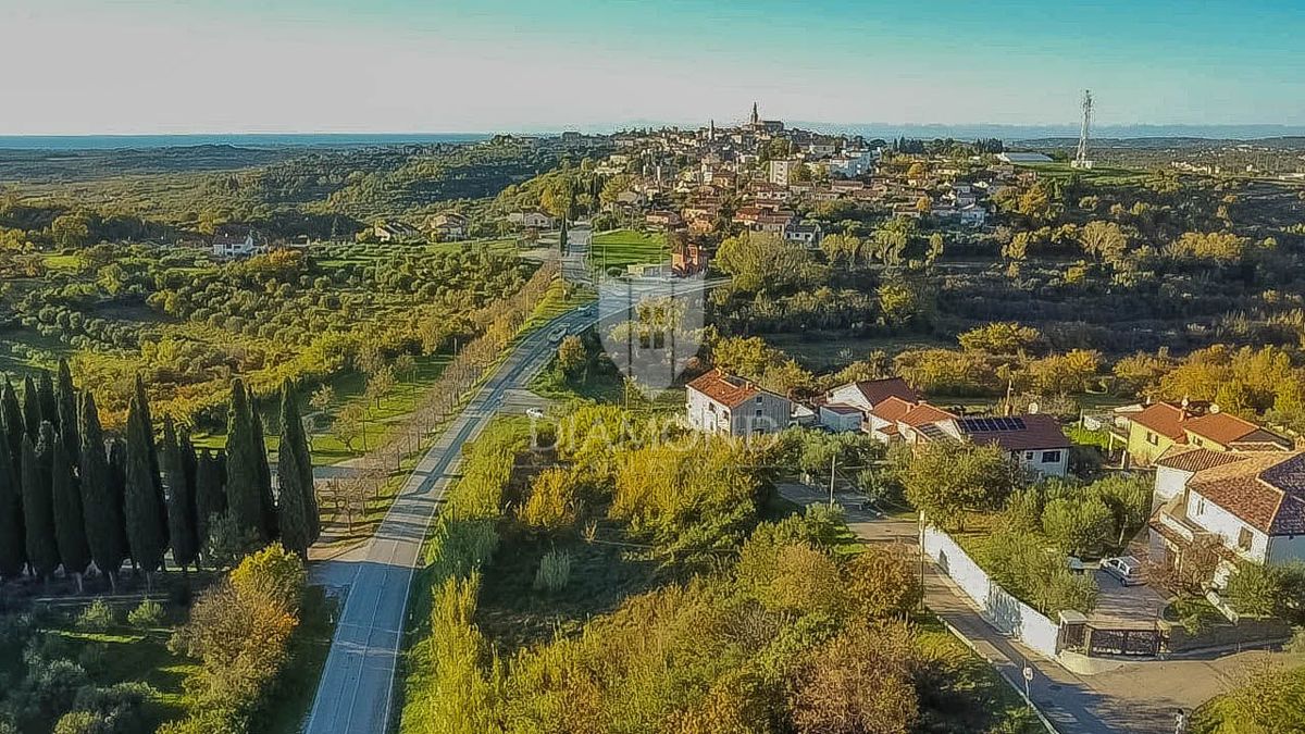 Buie, splendido terreno di 903 m2 con vista mare! 