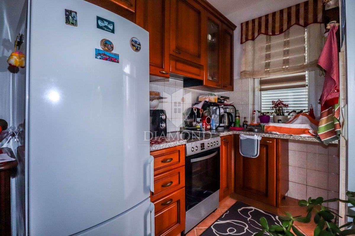 OCCASIONE! Appartamento a Rovigno con balcone e una camera da letto