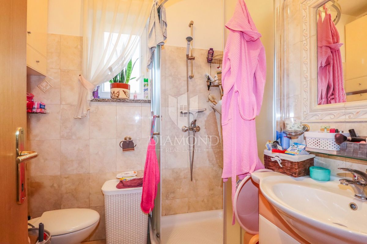 OCCASIONE! Appartamento a Rovigno con balcone e una camera da letto