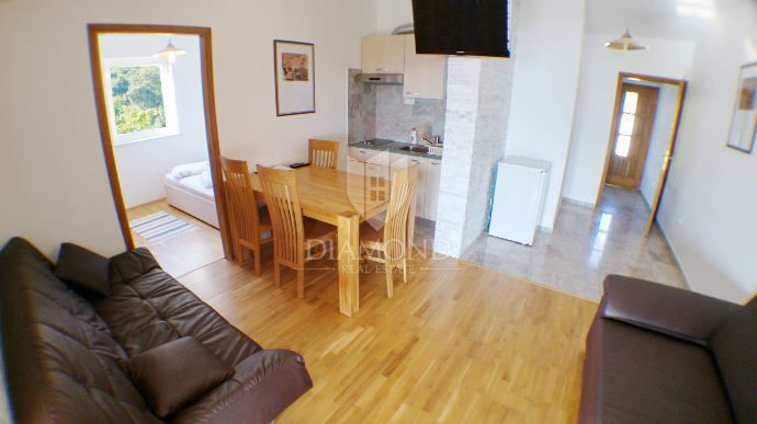 Rabac, Labin – Casa con appartamenti con vista mare