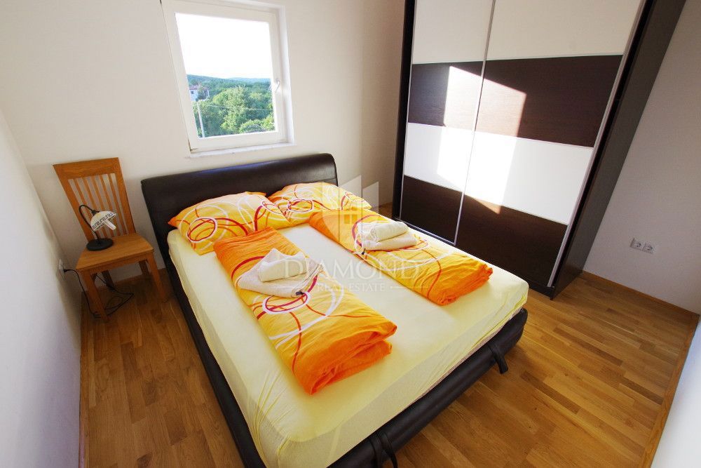 Rabac, Labin – Casa con appartamenti con vista mare